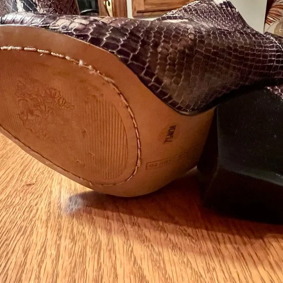 Vince Camuto Kevinney Womens Leather Open Toe Ankle Boots, Retro
Python Exotic - Picture 8 of 9